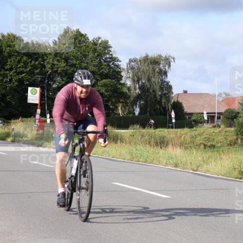 25.08.2024 - Elbe Triathlon Hamburg Fuchs,  Jonas http://msf.ph/oto/6850853 25.08.2024 09:56:41 Radfahren 434, 327, 409, 300, 421 meine-sportfotos.de