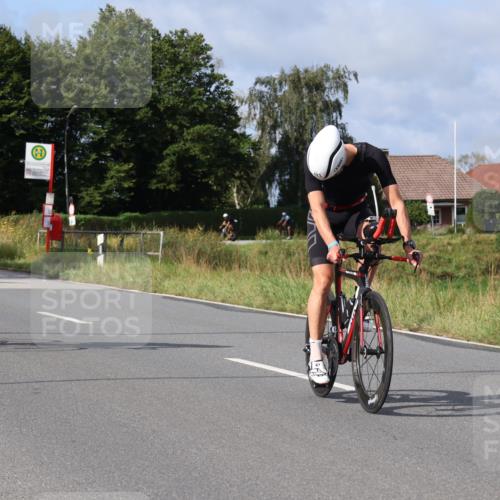 25.08.2024 - Elbe Triathlon Hamburg Fuchs,  Jonas http://msf.ph/oto/6850889 25.08.2024 09:56:48 Radfahren 421, 328, 200, 1850 meine-sportfotos.de