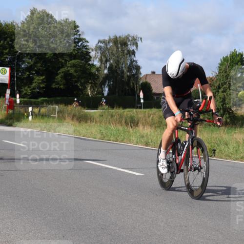 25.08.2024 - Elbe Triathlon Hamburg Fuchs,  Jonas http://msf.ph/oto/6850894 25.08.2024 09:56:48 Radfahren 421, 328, 200, 1850 meine-sportfotos.de