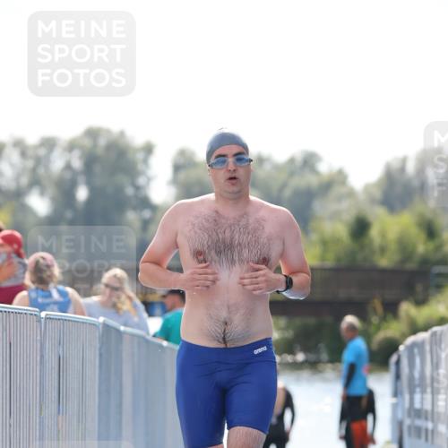 25.08.2024 - Elbe Triathlon Hamburg H.Heesch http://msf.ph/oto/6850898 25.08.2024 15:20:10 Schwimmen  meine-sportfotos.de