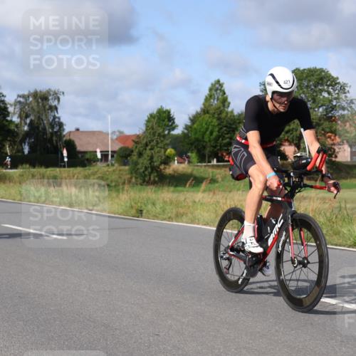 25.08.2024 - Elbe Triathlon Hamburg Fuchs,  Jonas http://msf.ph/oto/6850907 25.08.2024 09:56:48 Radfahren 421, 328, 200, 1850 meine-sportfotos.de