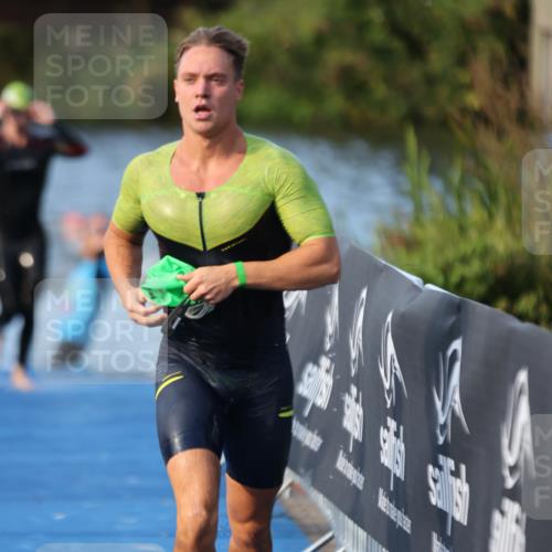 25.08.2024 - Elbe Triathlon Hamburg H.Heesch http://msf.ph/oto/6850950 25.08.2024 08:58:54 Schwimmen 203, 208, 211, 237, 241, 266, 283, 294, 313 meine-sportfotos.de