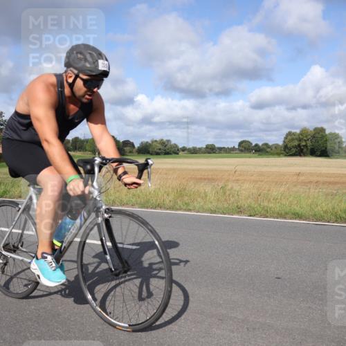 25.08.2024 - Elbe Triathlon Hamburg Fuchs,  Jonas http://msf.ph/oto/6850954 25.08.2024 09:56:49 Radfahren 421, 328, 200, 1850, 224 meine-sportfotos.de