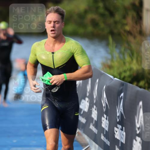 25.08.2024 - Elbe Triathlon Hamburg H.Heesch http://msf.ph/oto/6850957 25.08.2024 08:58:54 Schwimmen 203, 208, 211, 237, 241, 266, 283, 294, 313 meine-sportfotos.de