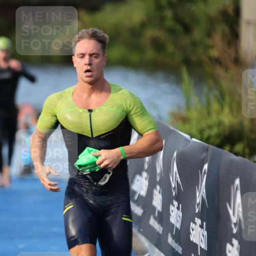 25.08.2024 - Elbe Triathlon Hamburg H.Heesch http://msf.ph/oto/6850965 25.08.2024 08:58:54 Schwimmen 203, 208, 211, 237, 241, 266, 283, 294, 313 meine-sportfotos.de