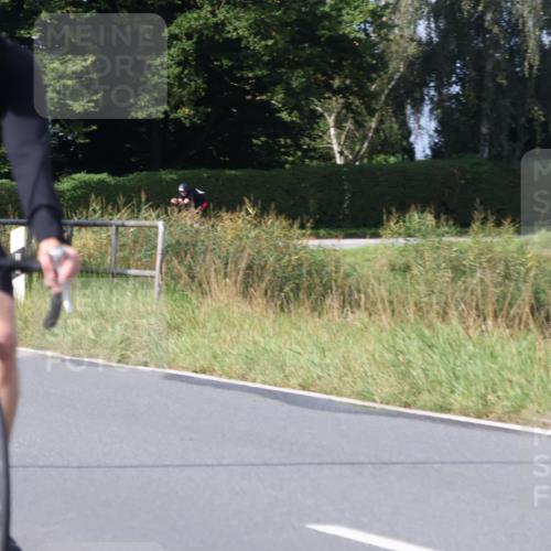 25.08.2024 - Elbe Triathlon Hamburg Fuchs,  Jonas http://msf.ph/oto/6850991 25.08.2024 09:56:52 Radfahren 421, 328, 200, 1850, 224, 396 meine-sportfotos.de