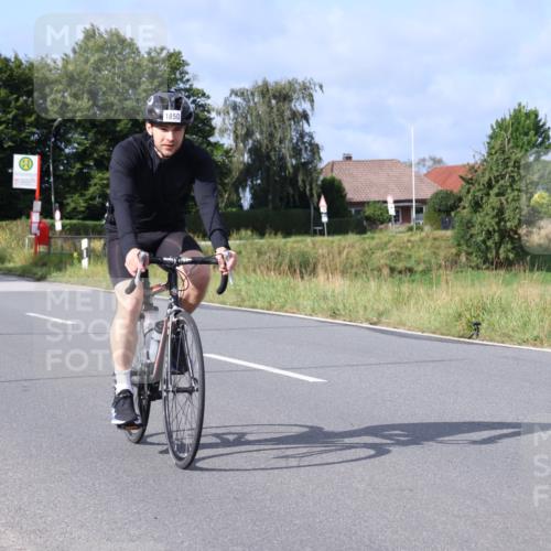 25.08.2024 - Elbe Triathlon Hamburg Fuchs,  Jonas http://msf.ph/oto/6851004 25.08.2024 09:56:52 Radfahren 421, 328, 200, 1850, 224, 396 meine-sportfotos.de