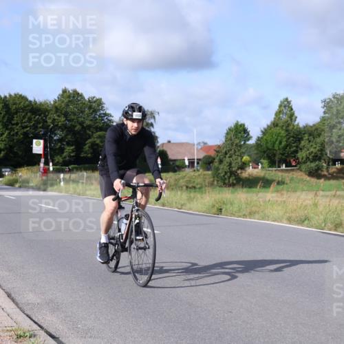 25.08.2024 - Elbe Triathlon Hamburg Fuchs,  Jonas http://msf.ph/oto/6851009 25.08.2024 09:56:52 Radfahren 421, 328, 200, 1850, 224, 396 meine-sportfotos.de