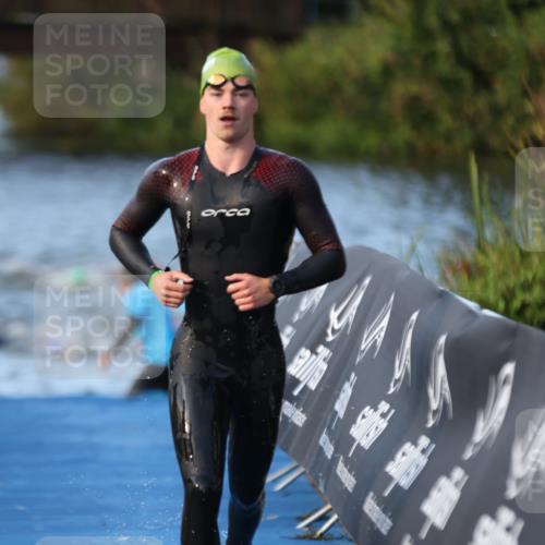 25.08.2024 - Elbe Triathlon Hamburg H.Heesch http://msf.ph/oto/6851010 25.08.2024 08:58:58 Schwimmen 203, 208, 211, 237, 241, 266, 283, 294, 298, 313 meine-sportfotos.de