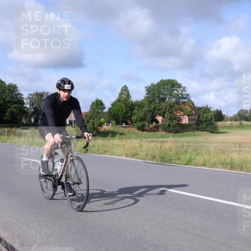 25.08.2024 - Elbe Triathlon Hamburg Fuchs,  Jonas http://msf.ph/oto/6851015 25.08.2024 09:56:52 Radfahren 421, 328, 200, 1850, 224, 396 meine-sportfotos.de