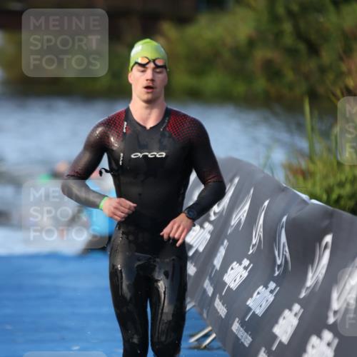 25.08.2024 - Elbe Triathlon Hamburg H.Heesch http://msf.ph/oto/6851024 25.08.2024 08:58:58 Schwimmen 203, 208, 211, 237, 241, 266, 283, 294, 298, 313 meine-sportfotos.de