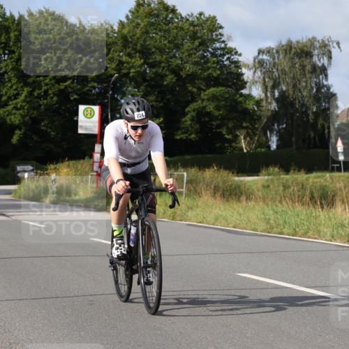 25.08.2024 - Elbe Triathlon Hamburg Fuchs,  Jonas http://msf.ph/oto/6851037 25.08.2024 09:56:55 Radfahren 200, 1850, 224, 396, 205, 362 meine-sportfotos.de