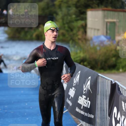 25.08.2024 - Elbe Triathlon Hamburg H.Heesch http://msf.ph/oto/6851039 25.08.2024 08:59:00 Schwimmen 203, 208, 211, 237, 241, 266, 275, 283, 285, 294, 298, 313 meine-sportfotos.de