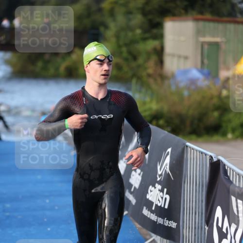25.08.2024 - Elbe Triathlon Hamburg H.Heesch http://msf.ph/oto/6851047 25.08.2024 08:59:00 Schwimmen 203, 208, 211, 237, 241, 266, 275, 283, 285, 294, 298, 313 meine-sportfotos.de