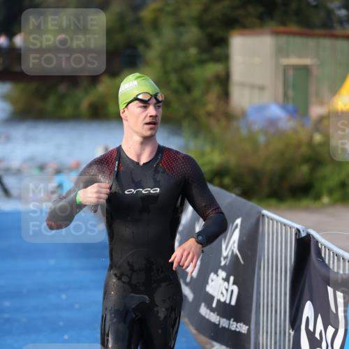 25.08.2024 - Elbe Triathlon Hamburg H.Heesch http://msf.ph/oto/6851059 25.08.2024 08:59:00 Schwimmen 203, 208, 211, 237, 241, 266, 275, 283, 285, 294, 298, 313 meine-sportfotos.de