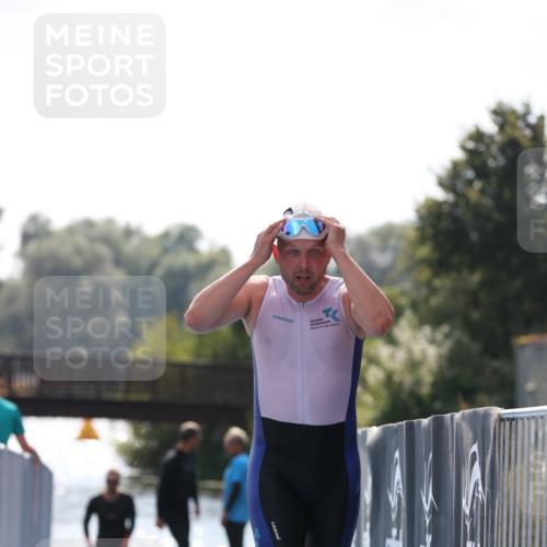 25.08.2024 - Elbe Triathlon Hamburg H.Heesch http://msf.ph/oto/6851063 25.08.2024 15:21:22 Schwimmen  meine-sportfotos.de