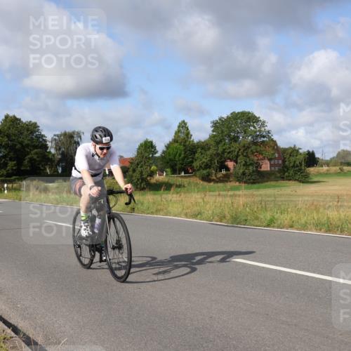 25.08.2024 - Elbe Triathlon Hamburg Fuchs,  Jonas http://msf.ph/oto/6851066 25.08.2024 09:56:56 Radfahren 1850, 224, 396, 205, 362 meine-sportfotos.de