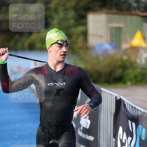 25.08.2024 - Elbe Triathlon Hamburg H.Heesch http://msf.ph/oto/6851087 25.08.2024 08:59:00 Schwimmen 203, 208, 211, 237, 241, 266, 275, 283, 285, 294, 298, 313 meine-sportfotos.de