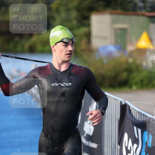 25.08.2024 - Elbe Triathlon Hamburg H.Heesch http://msf.ph/oto/6851093 25.08.2024 08:59:00 Schwimmen 203, 208, 211, 237, 241, 266, 275, 283, 285, 294, 298, 313 meine-sportfotos.de