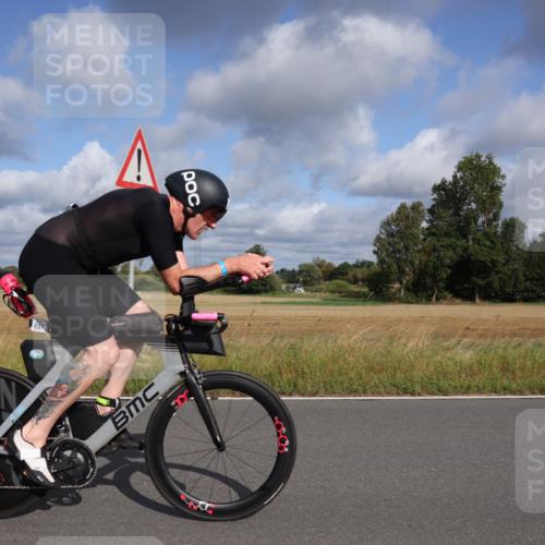 25.08.2024 - Elbe Triathlon Hamburg Fuchs,  Jonas http://msf.ph/oto/6851176 25.08.2024 09:57:02 Radfahren 396, 205, 362 meine-sportfotos.de