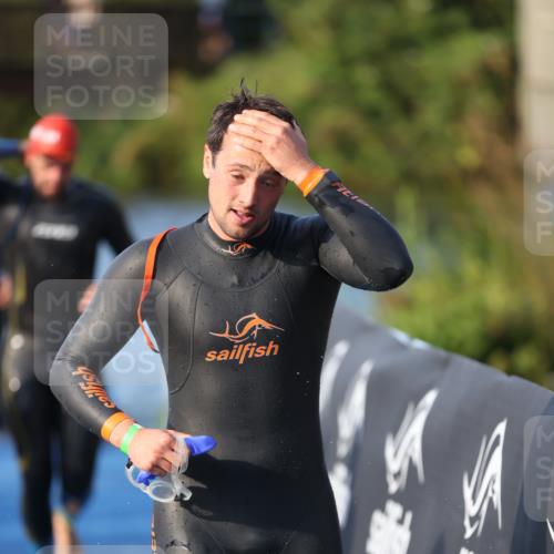 25.08.2024 - Elbe Triathlon Hamburg H.Heesch http://msf.ph/oto/6851179 25.08.2024 08:59:12 Schwimmen 202, 203, 204, 237, 261, 275, 285, 298, 310, 316, 322 meine-sportfotos.de