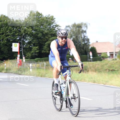 25.08.2024 - Elbe Triathlon Hamburg Fuchs,  Jonas http://msf.ph/oto/6851185 25.08.2024 09:57:17 Radfahren 303, 545, 530, 215, 382, 378 meine-sportfotos.de