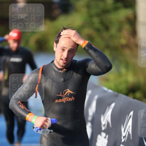 25.08.2024 - Elbe Triathlon Hamburg H.Heesch http://msf.ph/oto/6851188 25.08.2024 08:59:13 Schwimmen 202, 203, 204, 237, 261, 275, 285, 298, 310, 316, 322 meine-sportfotos.de