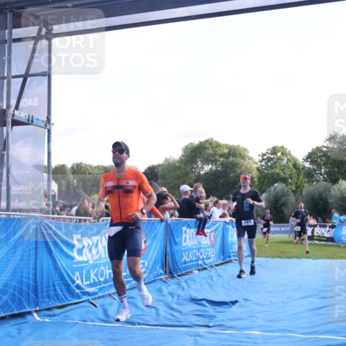 25.08.2024 - Elbe Triathlon Hamburg H.Heesch http://msf.ph/oto/6851192 25.08.2024 10:48:04 Ziel 161, 185, 193, 294, 311 meine-sportfotos.de
