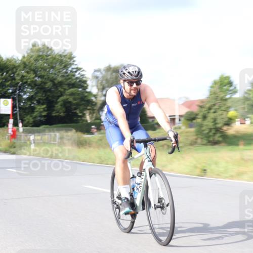 25.08.2024 - Elbe Triathlon Hamburg Fuchs,  Jonas http://msf.ph/oto/6851193 25.08.2024 09:57:17 Radfahren 303, 545, 530, 215, 382, 378 meine-sportfotos.de