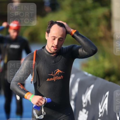 25.08.2024 - Elbe Triathlon Hamburg H.Heesch http://msf.ph/oto/6851199 25.08.2024 08:59:13 Schwimmen 202, 203, 204, 237, 261, 275, 285, 298, 310, 316, 322 meine-sportfotos.de