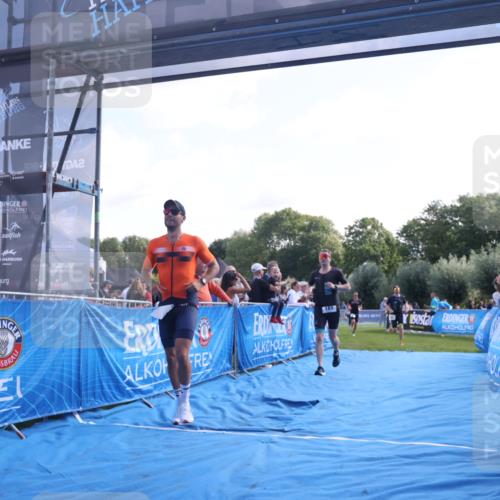 25.08.2024 - Elbe Triathlon Hamburg H.Heesch http://msf.ph/oto/6851202 25.08.2024 10:48:04 Ziel 161, 185, 193, 294, 311 meine-sportfotos.de