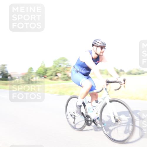 25.08.2024 - Elbe Triathlon Hamburg Fuchs,  Jonas http://msf.ph/oto/6851215 25.08.2024 09:57:18 Radfahren 303, 545, 530, 215, 382, 378, 333 meine-sportfotos.de