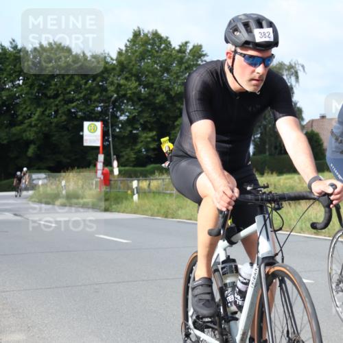 25.08.2024 - Elbe Triathlon Hamburg Fuchs,  Jonas http://msf.ph/oto/6851241 25.08.2024 09:57:21 Radfahren 303, 545, 530, 215, 382, 378, 333, 447 meine-sportfotos.de