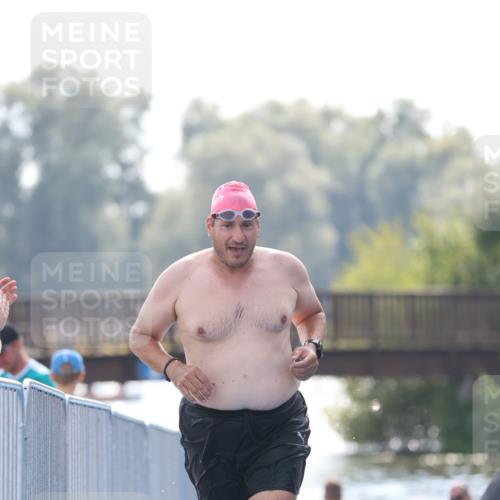 25.08.2024 - Elbe Triathlon Hamburg H.Heesch http://msf.ph/oto/6851295 25.08.2024 15:24:47 Schwimmen  meine-sportfotos.de