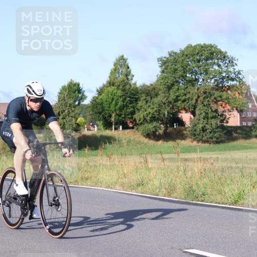 25.08.2024 - Elbe Triathlon Hamburg Fuchs,  Jonas http://msf.ph/oto/6851304 25.08.2024 09:14:43 Radfahren 147, 219 meine-sportfotos.de