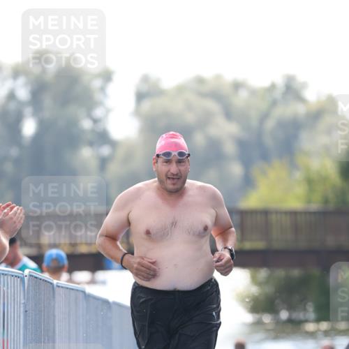 25.08.2024 - Elbe Triathlon Hamburg H.Heesch http://msf.ph/oto/6851305 25.08.2024 15:24:47 Schwimmen  meine-sportfotos.de