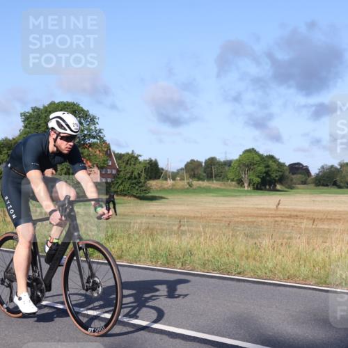 25.08.2024 - Elbe Triathlon Hamburg Fuchs,  Jonas http://msf.ph/oto/6851315 25.08.2024 09:14:43 Radfahren 147, 219 meine-sportfotos.de