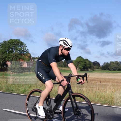 25.08.2024 - Elbe Triathlon Hamburg Fuchs,  Jonas http://msf.ph/oto/6851322 25.08.2024 09:14:44 Radfahren 147, 219, 206 meine-sportfotos.de