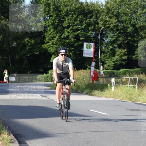 25.08.2024 - Elbe Triathlon Hamburg Fuchs,  Jonas http://msf.ph/oto/6851351 25.08.2024 09:14:50 Radfahren 206 meine-sportfotos.de