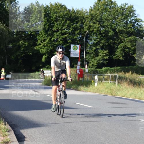 25.08.2024 - Elbe Triathlon Hamburg Fuchs,  Jonas http://msf.ph/oto/6851360 25.08.2024 09:14:50 Radfahren 206 meine-sportfotos.de