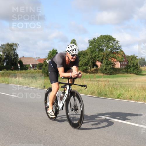 25.08.2024 - Elbe Triathlon Hamburg Fuchs,  Jonas http://msf.ph/oto/6851372 25.08.2024 09:57:28 Radfahren 378, 333, 447, 222, 372 meine-sportfotos.de