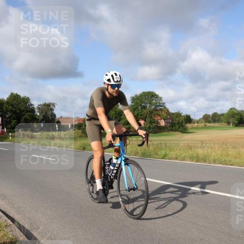 25.08.2024 - Elbe Triathlon Hamburg Fuchs,  Jonas http://msf.ph/oto/6851402 25.08.2024 09:57:30 Radfahren 333, 447, 222, 372, 485 meine-sportfotos.de