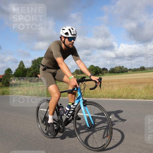 25.08.2024 - Elbe Triathlon Hamburg Fuchs,  Jonas http://msf.ph/oto/6851407 25.08.2024 09:57:30 Radfahren 333, 447, 222, 372, 485 meine-sportfotos.de