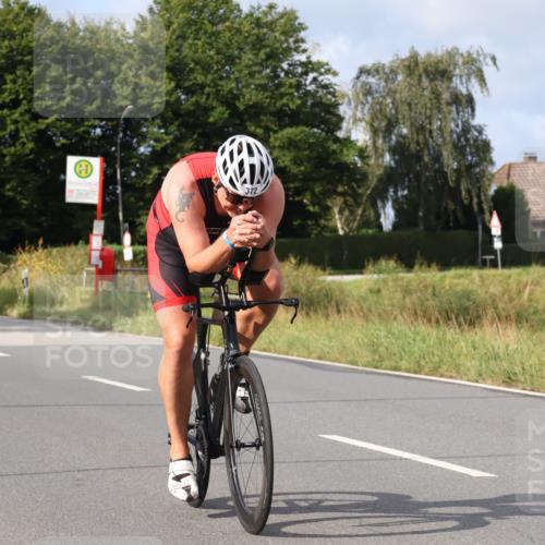 25.08.2024 - Elbe Triathlon Hamburg Fuchs,  Jonas http://msf.ph/oto/6851427 25.08.2024 09:57:35 Radfahren 222, 372, 485, 435, 236 meine-sportfotos.de