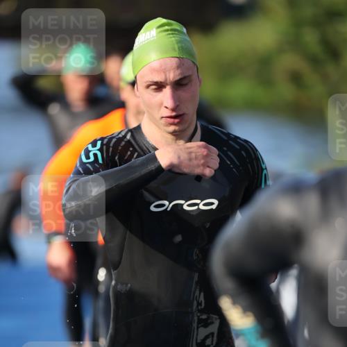 25.08.2024 - Elbe Triathlon Hamburg H.Heesch http://msf.ph/oto/6851464 25.08.2024 08:59:22 Schwimmen 202, 204, 237, 261, 274, 275, 278, 285, 298, 310, 316, 322 meine-sportfotos.de