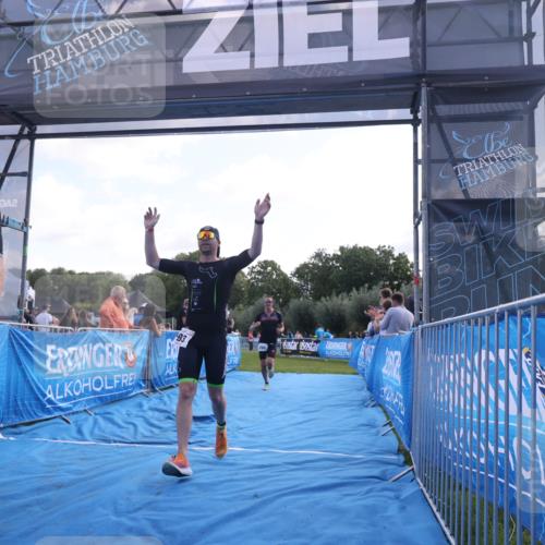 25.08.2024 - Elbe Triathlon Hamburg H.Heesch http://msf.ph/oto/6851498 25.08.2024 10:48:08 Ziel 161, 193, 294, 311 meine-sportfotos.de