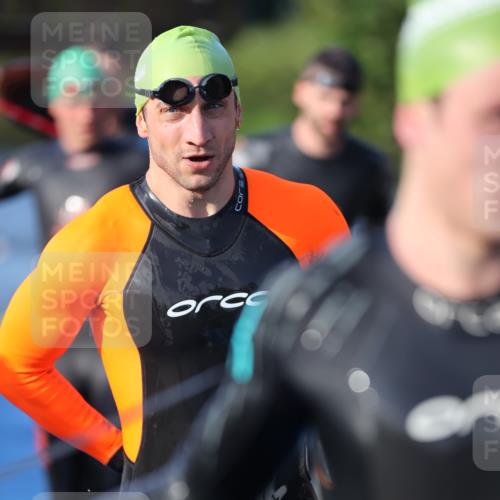 25.08.2024 - Elbe Triathlon Hamburg H.Heesch http://msf.ph/oto/6851505 25.08.2024 08:59:23 Schwimmen 202, 204, 237, 261, 274, 275, 278, 285, 298, 310, 316, 322 meine-sportfotos.de