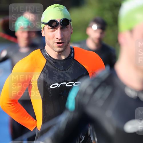 25.08.2024 - Elbe Triathlon Hamburg H.Heesch http://msf.ph/oto/6851506 25.08.2024 08:59:24 Schwimmen 202, 204, 237, 261, 274, 275, 278, 285, 298, 310, 316, 322 meine-sportfotos.de