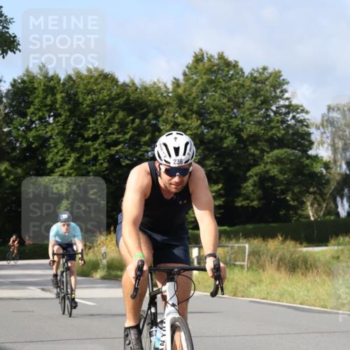 25.08.2024 - Elbe Triathlon Hamburg Fuchs,  Jonas http://msf.ph/oto/6851509 25.08.2024 09:57:41 Radfahren 485, 435, 236, 235, 267, 376 meine-sportfotos.de