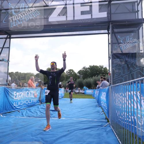 25.08.2024 - Elbe Triathlon Hamburg H.Heesch http://msf.ph/oto/6851515 25.08.2024 10:48:08 Ziel 161, 193, 294, 311 meine-sportfotos.de